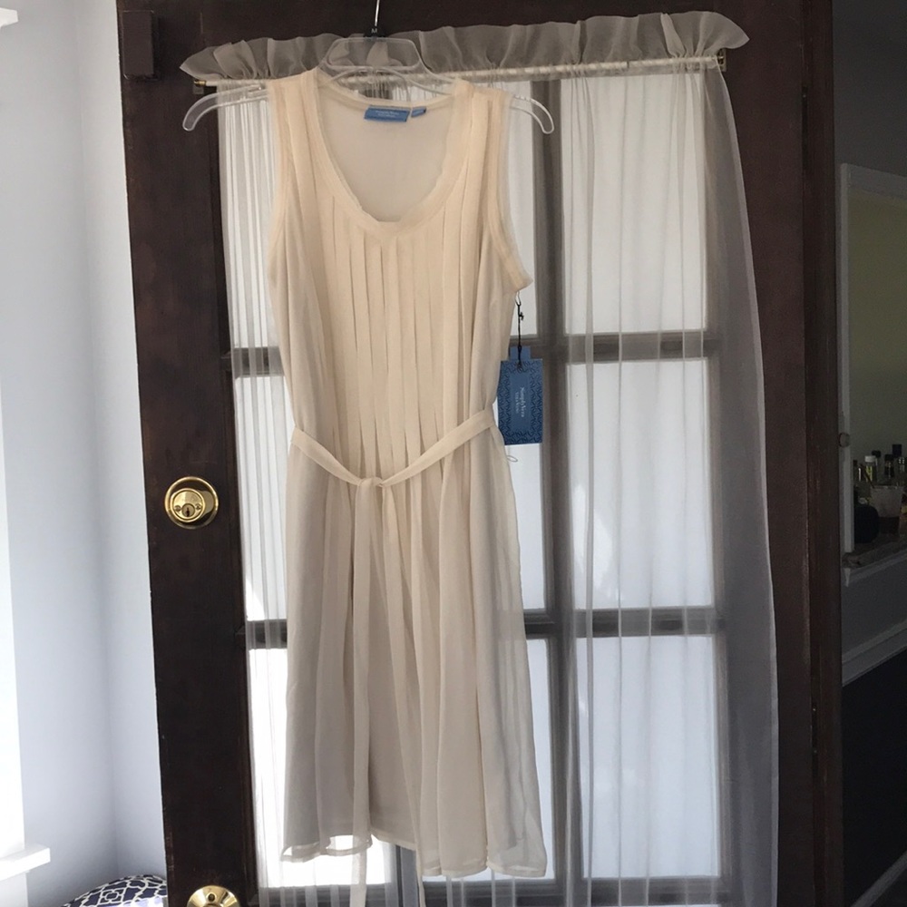 Flowy cream dress